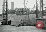 Standbild American 64 Küstenartillerie Rückkehr Saint Nazaire Frankreich, 1919, aus Sekunde 15 historischem Filmmaterial Videoclip 65675029226