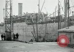 Standbild American 64 Küstenartillerie Rückkehr Saint Nazaire Frankreich, 1919, aus Sekunde 16 historischem Filmmaterial Videoclip 65675029226