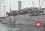 Standbild American 64 Küstenartillerie Rückkehr Saint Nazaire Frankreich, 1919, aus Sekunde 27 historischem Filmmaterial Videoclip 65675029226