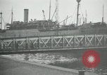 Standbild American 64 Küstenartillerie Rückkehr Saint Nazaire Frankreich, 1919, aus Sekunde 39 historischem Filmmaterial Videoclip 65675029226