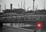 Standbild American 64 Küstenartillerie Rückkehr Saint Nazaire Frankreich, 1919, aus Sekunde 47 historischem Filmmaterial Videoclip 65675029226