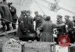 Standbild American 64 Küstenartillerie Rückkehr Saint Nazaire Frankreich, 1919, aus Sekunde 49 historischem Filmmaterial Videoclip 65675029226