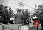 Standbild American 64 Küstenartillerie Rückkehr Saint Nazaire Frankreich, 1919, aus Sekunde 53 historischem Filmmaterial Videoclip 65675029226