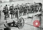 Standbild American70th und 71 Küste Artillerie auf SS Mandschurei Saint Nazaire Frankreich, 1919, aus Sekunde 14 historischem Filmmaterial Videoclip 65675029228