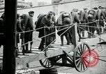 Standbild American70th und 71 Küste Artillerie auf SS Mandschurei Saint Nazaire Frankreich, 1919, aus Sekunde 17 historischem Filmmaterial Videoclip 65675029228