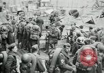 Standbild American70th und 71 Küste Artillerie auf SS Mandschurei Saint Nazaire Frankreich, 1919, aus Sekunde 54 historischem Filmmaterial Videoclip 65675029228