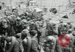 Standbild American70th und 71 Küste Artillerie auf SS Mandschurei Saint Nazaire Frankreich, 1919, aus Sekunde 61 historischem Filmmaterial Videoclip 65675029228
