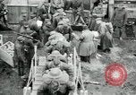 Immagine di American settantesimo e 71st artiglieria costiera ritorno dopo la prima guerra mondiale Saint Nazaire Francia, 1919, secondo 61 filmato di repertorio 65675029229