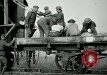 Standbild Railroad guns Belleville Frankreich, 1918, aus Sekunde 53 historischem Filmmaterial Videoclip 65675029230