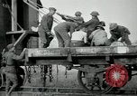 Standbild Railroad guns Belleville Frankreich, 1918, aus Sekunde 55 historischem Filmmaterial Videoclip 65675029230