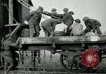 Standbild Railroad guns Belleville Frankreich, 1918, aus Sekunde 56 historischem Filmmaterial Videoclip 65675029230