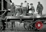 Standbild Railroad guns Belleville Frankreich, 1918, aus Sekunde 60 historischem Filmmaterial Videoclip 65675029230