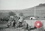 Immagine di Noi le truppe dell esercito francese con i bambini nella prima guerra mondiale Francia, 1918, secondo 32 filmato di repertorio 65675029238