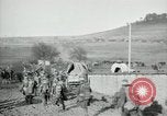 Immagine di Noi le truppe dell esercito francese con i bambini nella prima guerra mondiale Francia, 1918, secondo 34 filmato di repertorio 65675029238