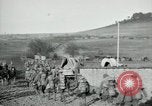 Immagine di Noi le truppe dell esercito francese con i bambini nella prima guerra mondiale Francia, 1918, secondo 44 filmato di repertorio 65675029238