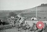 Immagine di Noi le truppe dell esercito francese con i bambini nella prima guerra mondiale Francia, 1918, secondo 47 filmato di repertorio 65675029238