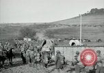 Immagine di Noi le truppe dell esercito francese con i bambini nella prima guerra mondiale Francia, 1918, secondo 49 filmato di repertorio 65675029238