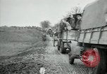 Immagine di Noi le truppe dell esercito francese con i bambini nella prima guerra mondiale Francia, 1918, secondo 60 filmato di repertorio 65675029238