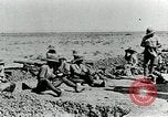Image des troupes britanniques dans une position défensive Mésopotamie, 1917, de la seconde 14 séquences d'archives historiques vidéo 65675029249