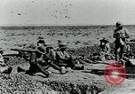 Image des troupes britanniques dans une position défensive Mésopotamie, 1917, de la seconde 15 séquences d'archives historiques vidéo 65675029249