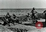Image des troupes britanniques dans une position défensive Mésopotamie, 1917, de la seconde 19 séquences d'archives historiques vidéo 65675029249