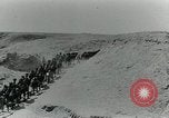 Standbild camel Caravan der britischen Truppen Palästina, 1918, aus Sekunde 25 historischem Filmmaterial Videoclip 65675029252