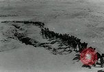 Standbild camel Caravan der britischen Truppen Palästina, 1918, aus Sekunde 37 historischem Filmmaterial Videoclip 65675029252