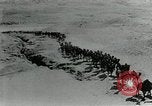 Standbild camel Caravan der britischen Truppen Palästina, 1918, aus Sekunde 38 historischem Filmmaterial Videoclip 65675029252