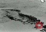 Standbild camel Caravan der britischen Truppen Palästina, 1918, aus Sekunde 39 historischem Filmmaterial Videoclip 65675029252