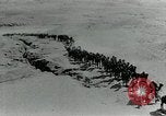 Standbild camel Caravan der britischen Truppen Palästina, 1918, aus Sekunde 40 historischem Filmmaterial Videoclip 65675029252