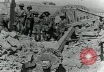 Standbild camel Caravan der britischen Truppen Palästina, 1918, aus Sekunde 55 historischem Filmmaterial Videoclip 65675029252