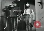Standbild mexikanische Armee Truppen Abfahrt Mexiko Stadt entlang der Eisenbahn Mexico City Mexiko, 1914, aus Sekunde 8 historischem Filmmaterial Videoclip 65675029259