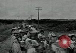 Image Les femmes mexicaines et les enfants des soldats fédéraux Mexico Mexique, 1914, de la seconde 8 séquences d'archives historiques vidéo 65675029260