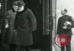Immagine di Orso polare funzionari della spedizione Arkhangelsk Russia, 1918, secondo 7 filmato di repertorio 65675029273