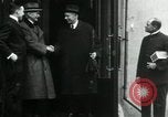 Immagine di Orso polare funzionari della spedizione Arkhangelsk Russia, 1918, secondo 11 filmato di repertorio 65675029273