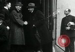Immagine di Orso polare funzionari della spedizione Arkhangelsk Russia, 1918, secondo 27 filmato di repertorio 65675029273