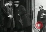 Immagine di Orso polare funzionari della spedizione Arkhangelsk Russia, 1918, secondo 28 filmato di repertorio 65675029273