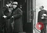 Immagine di Orso polare funzionari della spedizione Arkhangelsk Russia, 1918, secondo 30 filmato di repertorio 65675029273