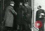 Immagine di Orso polare funzionari della spedizione Arkhangelsk Russia, 1918, secondo 32 filmato di repertorio 65675029273