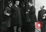 Immagine di Orso polare funzionari della spedizione Arkhangelsk Russia, 1918, secondo 34 filmato di repertorio 65675029273