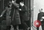 Immagine di Orso polare funzionari della spedizione Arkhangelsk Russia, 1918, secondo 37 filmato di repertorio 65675029273