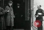 Immagine di Orso polare funzionari della spedizione Arkhangelsk Russia, 1918, secondo 39 filmato di repertorio 65675029273