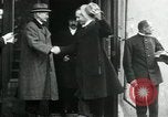 Immagine di Orso polare funzionari della spedizione Arkhangelsk Russia, 1918, secondo 48 filmato di repertorio 65675029273