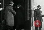 Immagine di Orso polare funzionari della spedizione Arkhangelsk Russia, 1918, secondo 53 filmato di repertorio 65675029273