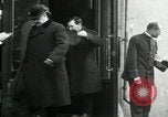 Immagine di Orso polare funzionari della spedizione Arkhangelsk Russia, 1918, secondo 56 filmato di repertorio 65675029273