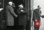 Immagine di Orso polare funzionari della spedizione Arkhangelsk Russia, 1918, secondo 57 filmato di repertorio 65675029273