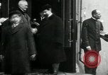Immagine di Orso polare funzionari della spedizione Arkhangelsk Russia, 1918, secondo 59 filmato di repertorio 65675029273