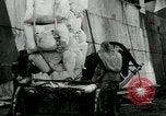 Standbild Entladen Mehl Taschen aus Frachter Erzengel Russland, 1918, aus Sekunde 27 historischem Filmmaterial Videoclip 65675029275