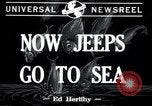 Standbild amphibious Jeeps United States USA, 1943, aus Sekunde 3 historischem Filmmaterial Videoclip 65675029285