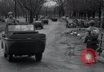 Standbild amphibious Jeeps United States USA, 1943, aus Sekunde 7 historischem Filmmaterial Videoclip 65675029285